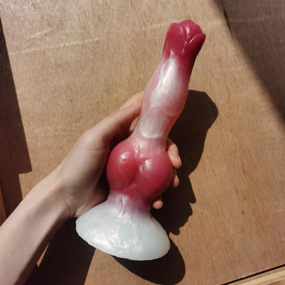 NNSX-wolf-dog-knotted-dildo-in-the-hand