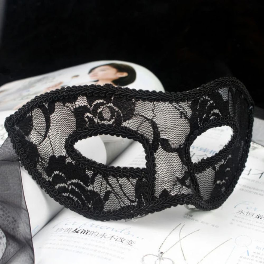 lace-masquerade-half-face-mask-black-2